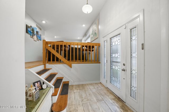 2 Pioneer Drive, Howell, NJ 07731