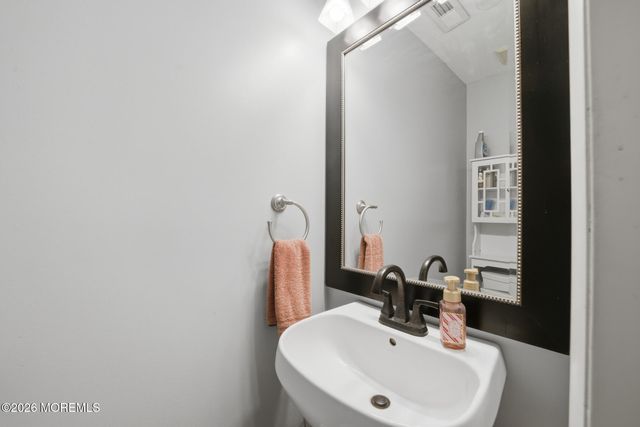 2 Pioneer Drive, Howell, NJ 07731