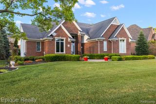 5675 Golf Pointe Drive, Clarkston, MI 48348
