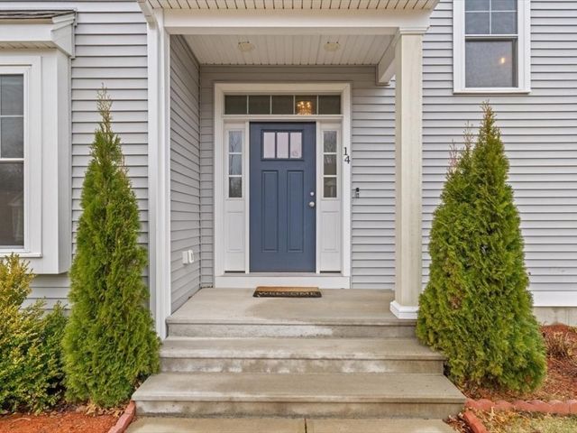 14 Elmrock Dr, Grafton, MA 01536