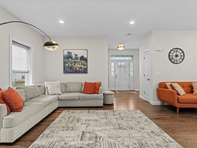 14 Elmrock Dr, Grafton, MA 01536