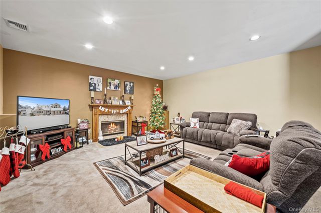 3 Crystal Brook Court, Islip, NY 11751