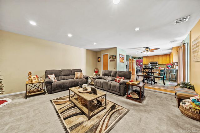 3 Crystal Brook Court, Islip, NY 11751