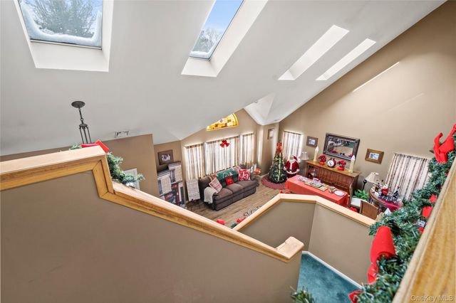 3 Crystal Brook Court, Islip, NY 11751