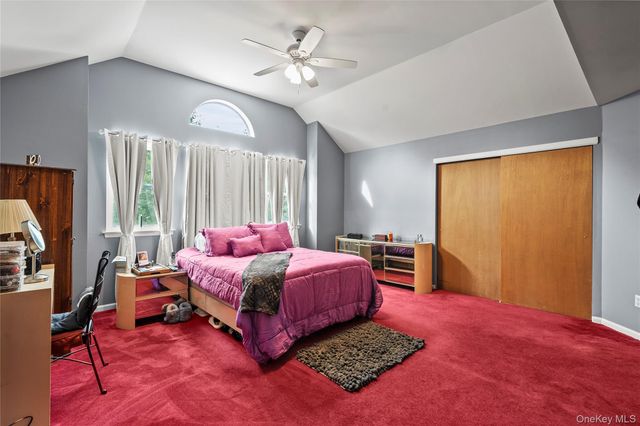 3 Crystal Brook Court, Islip, NY 11751