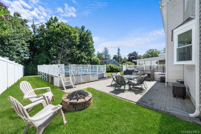 3 Crystal Brook Court, Islip, NY 11751