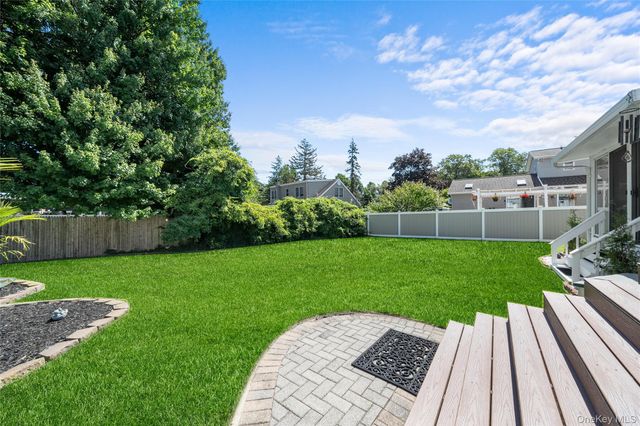 3 Crystal Brook Court, Islip, NY 11751