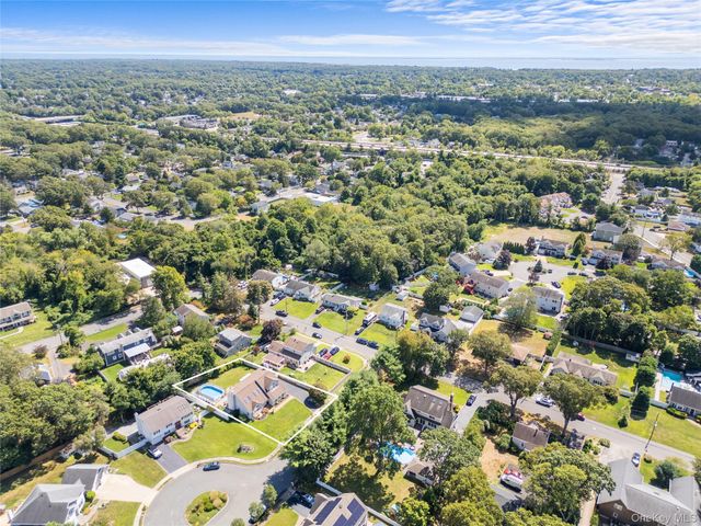 3 Crystal Brook Court, Islip, NY 11751