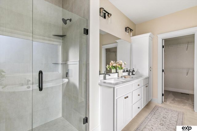 10202 S 184th Street, Omaha, NE 68136