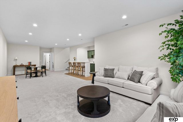 10202 S 184th Street, Omaha, NE 68136