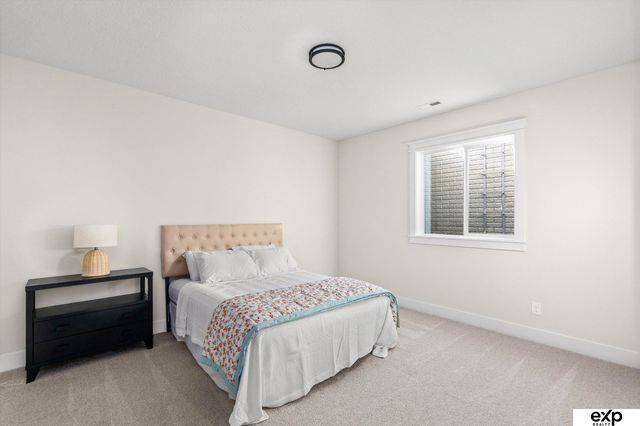 10202 S 184th Street, Omaha, NE 68136