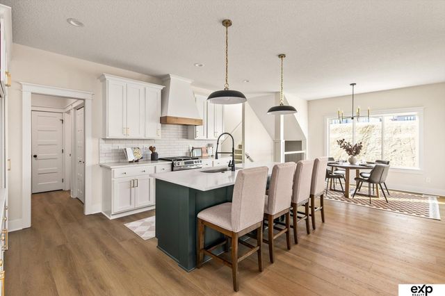 10202 S 184th Street, Omaha, NE 68136