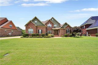 2825 Sand Trap Lane, Hope Mills, NC 28348
