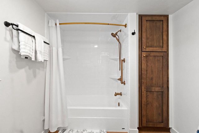 960 WATERMOLEN AVENUE, Green Bay, WI 54304