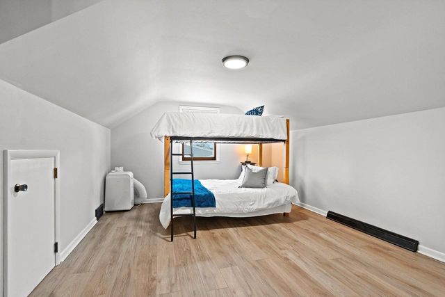 960 WATERMOLEN AVENUE, Green Bay, WI 54304