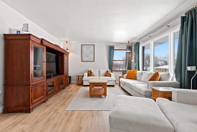 960 WATERMOLEN AVENUE, Green Bay, WI 54304