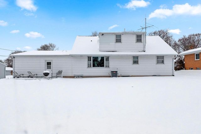960 WATERMOLEN AVENUE, Green Bay, WI 54304
