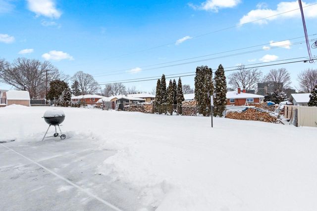 960 WATERMOLEN AVENUE, Green Bay, WI 54304