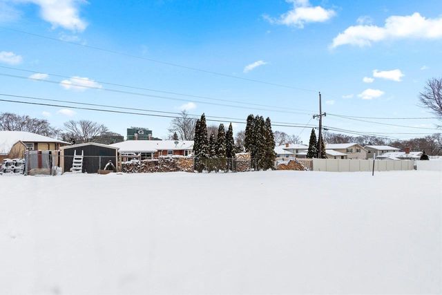 960 WATERMOLEN AVENUE, Green Bay, WI 54304