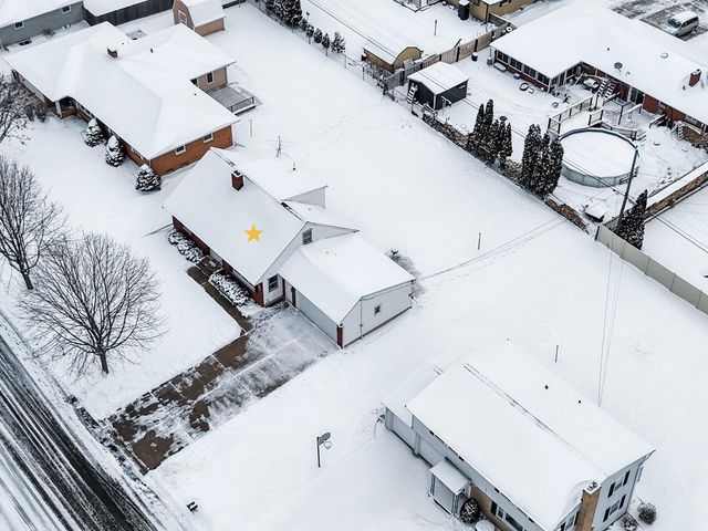 960 WATERMOLEN AVENUE, Green Bay, WI 54304