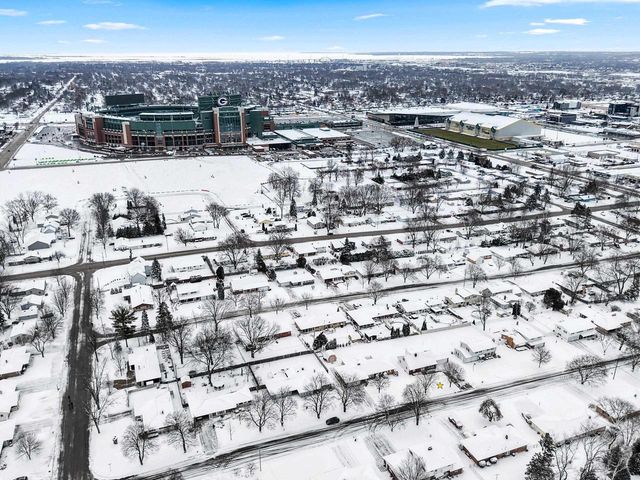 960 WATERMOLEN AVENUE, Green Bay, WI 54304