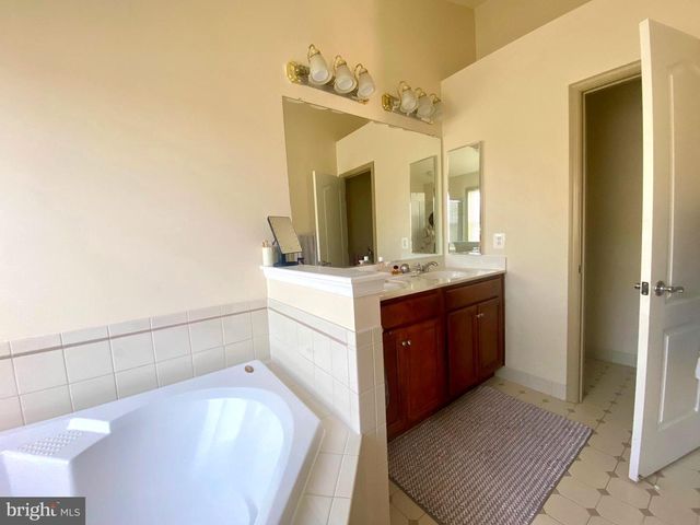 21975 WINDOVER DR, Broadlands, VA 20148