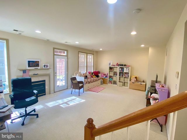 21975 WINDOVER DR, Broadlands, VA 20148