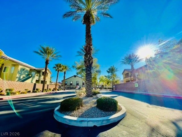 6122 PINE VILLA Avenue 101, Las Vegas, NV 89108