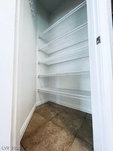 6122 PINE VILLA Avenue 101, Las Vegas, NV 89108