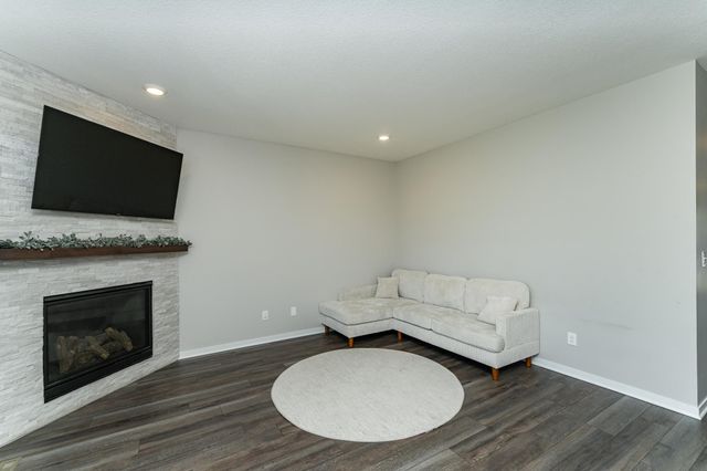 1639 Hadley Creek Drive NE, Rochester, MN 55906