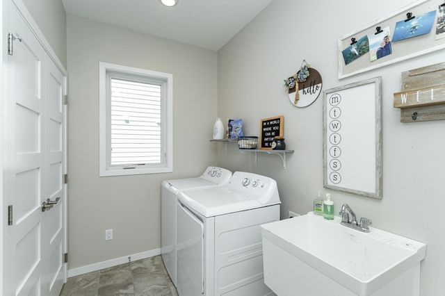 1639 Hadley Creek Drive NE, Rochester, MN 55906