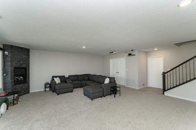 1639 Hadley Creek Drive NE, Rochester, MN 55906