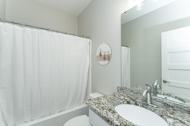 1639 Hadley Creek Drive NE, Rochester, MN 55906