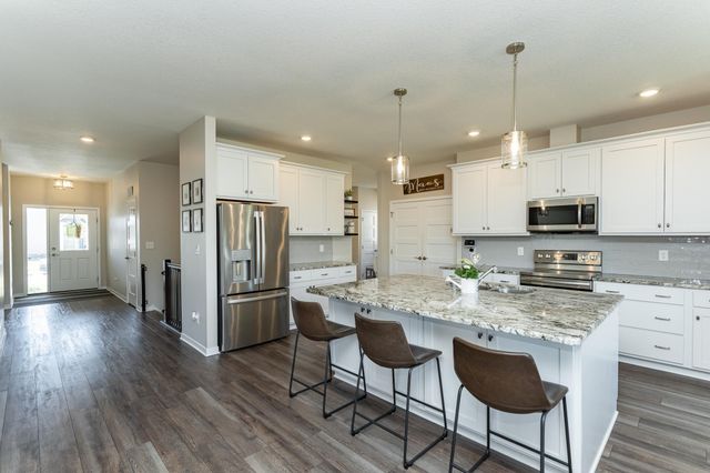 1639 Hadley Creek Drive NE, Rochester, MN 55906