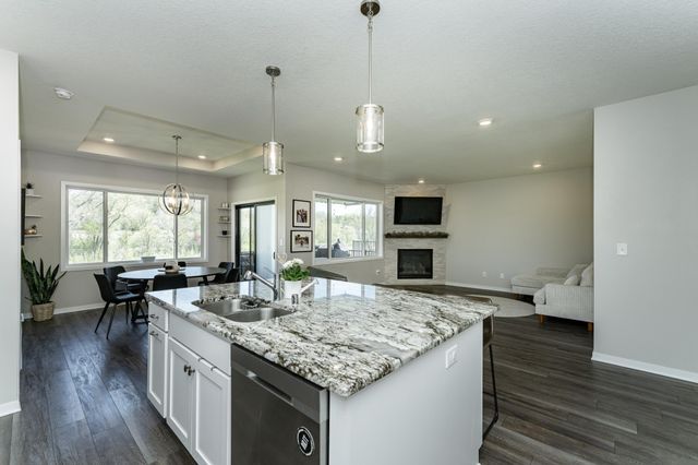 1639 Hadley Creek Drive NE, Rochester, MN 55906