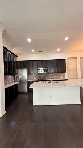 6363 Fairdale Lane C, Houston, TX 77057