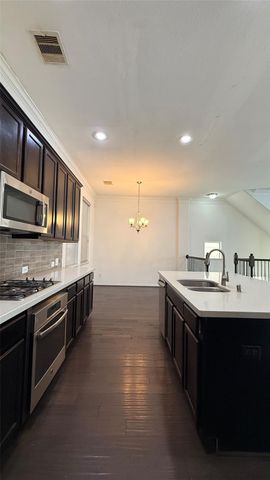 6363 Fairdale Lane C, Houston, TX 77057