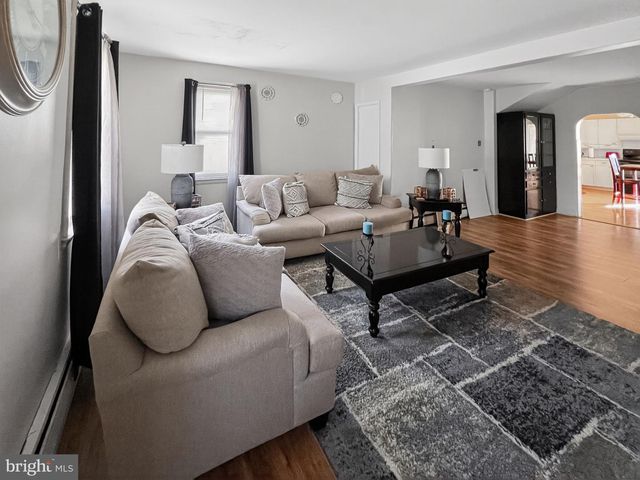 962 GROSSTOWN RD, Pottstown, PA 19464