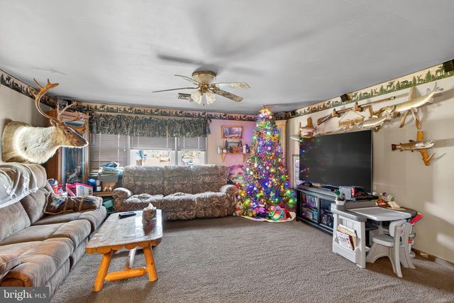 962 GROSSTOWN RD, Pottstown, PA 19464