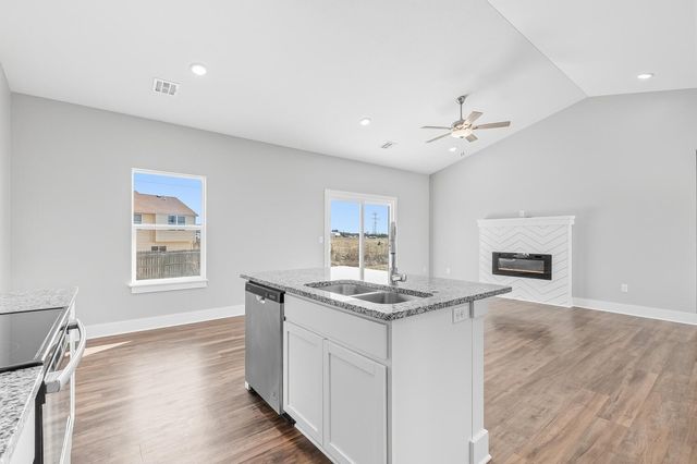 312 Deer Run Ave, El Dorado, KS 67042