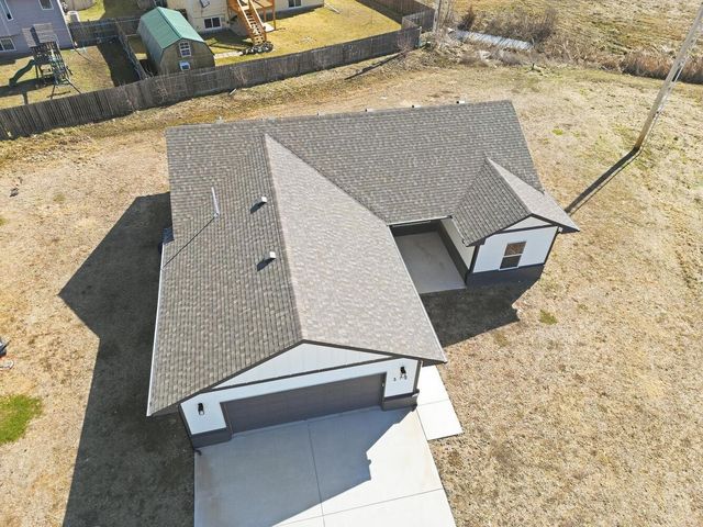 312 Deer Run Ave, El Dorado, KS 67042