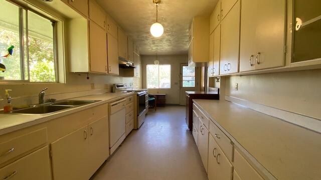 333 W Park Street, Grants Pass, OR 97527