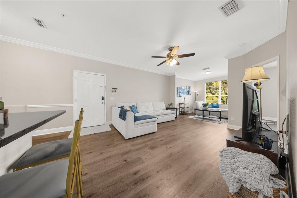 Image 9 of property listing at 3307 S KIRKMAN ROAD 129, Orlando, FL 32811