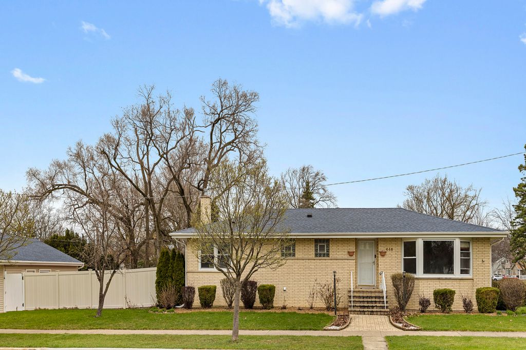 446 S LODGE Lane, Lombard, IL 60148