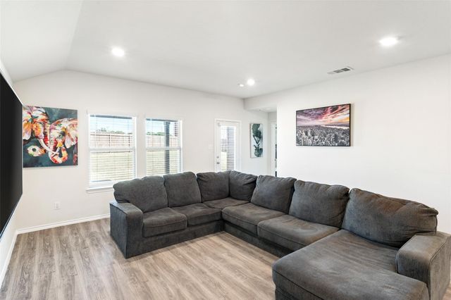 100 Samuel Street, Denton, TX 76207