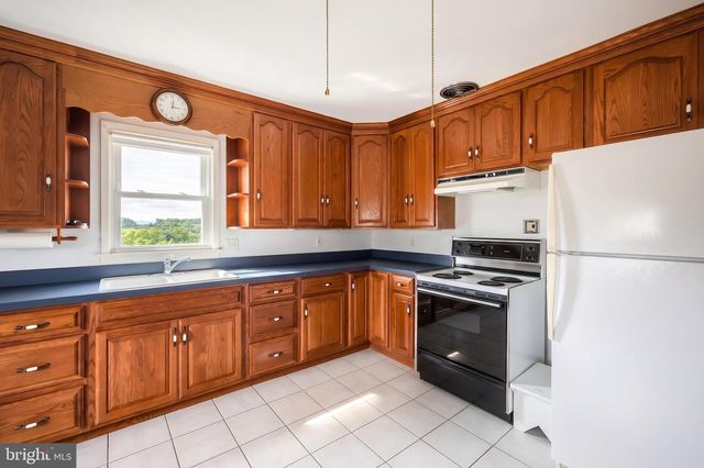 2056 BRIDGEVIEW RD, New Freedom, PA 17349