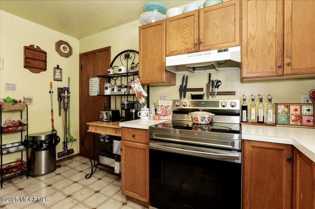 516 Poplar Street, Lakehurst, NJ 08733