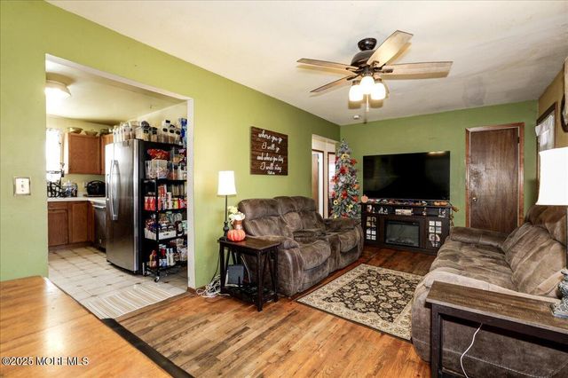 516 Poplar Street, Lakehurst, NJ 08733