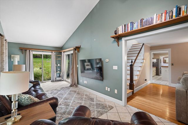 5 Field St, Auburn, MA 01501