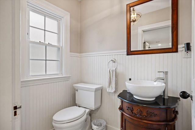 5 Field St, Auburn, MA 01501